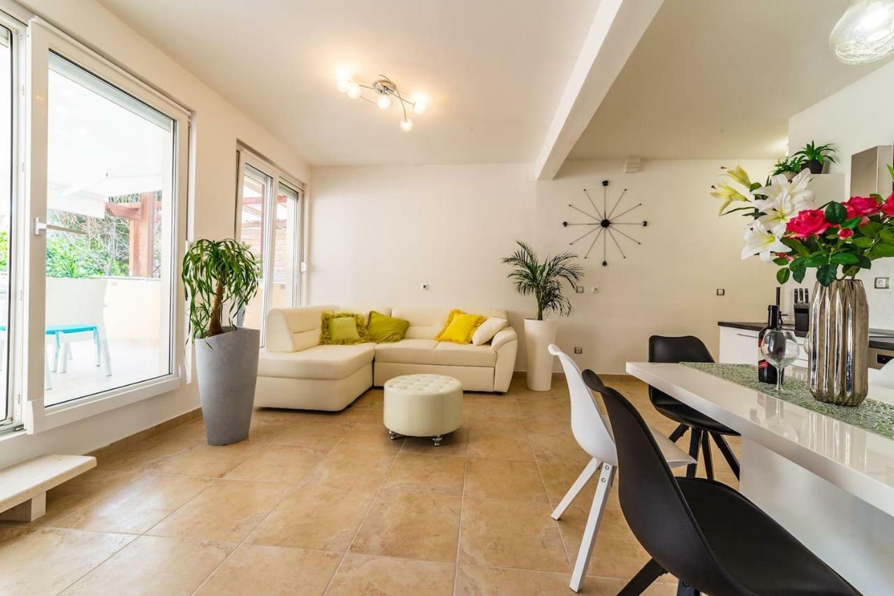 Ln New Apartment Сплит Екстериор снимка