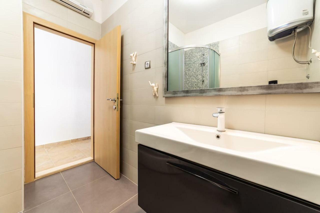 Ln New Apartment Сплит Екстериор снимка