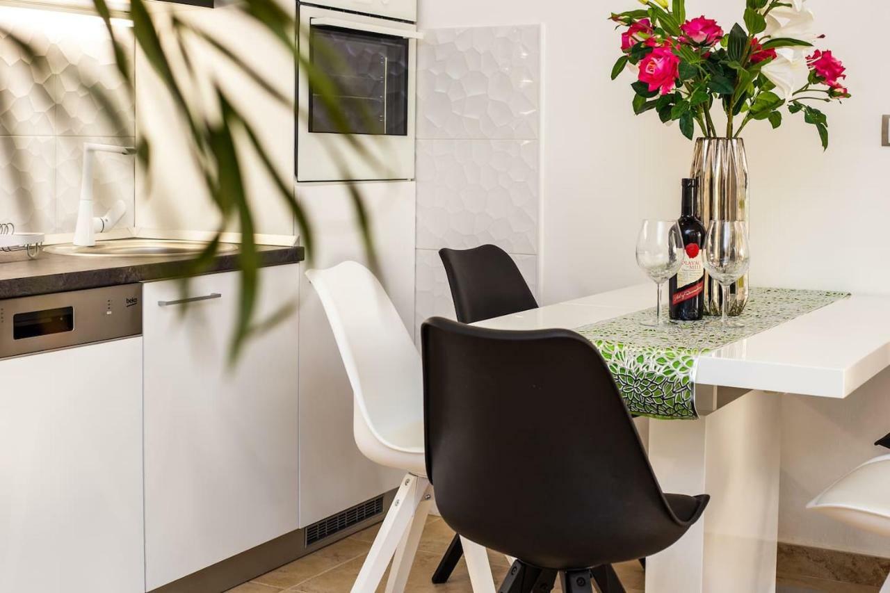 Ln New Apartment Сплит Екстериор снимка